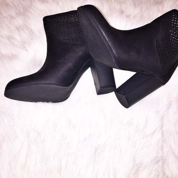 NWT Apt 9 Aprheba Ankle Boots Size 8.5 - Picture 2 of 5